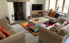 Wuthering Cottage - Central, Stylish, Cosy, Comfy